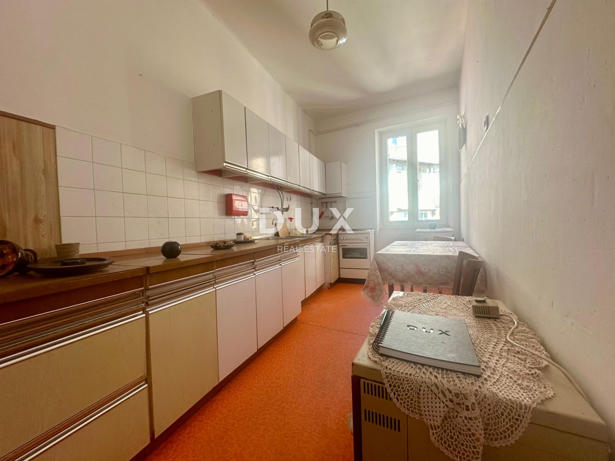 RIJEKA, BRAJDA – Dvosobno stanovanje z balkonom in pogledom na morje + ekskluzivni popust na notranje oblikovanje