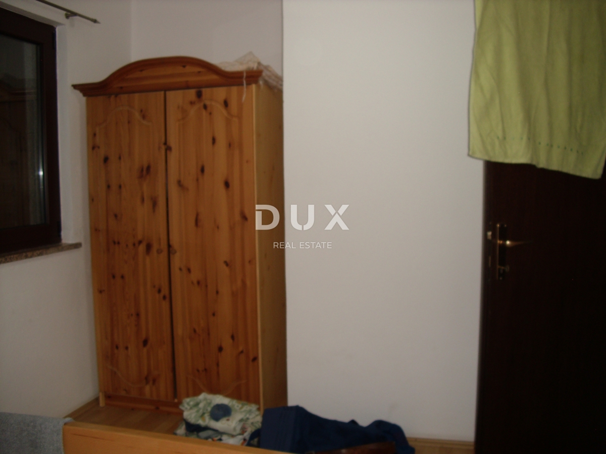 OTOK KRK, OMIŠALJ - Apartma 2 spalnici + dnevna soba 50 m2