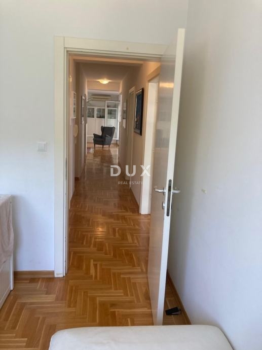 ZAGREB, MIKULIĆI - Prostorno štirisobno stanovanje z garažo in dvema parkirnima mestoma v prvem nadstropju