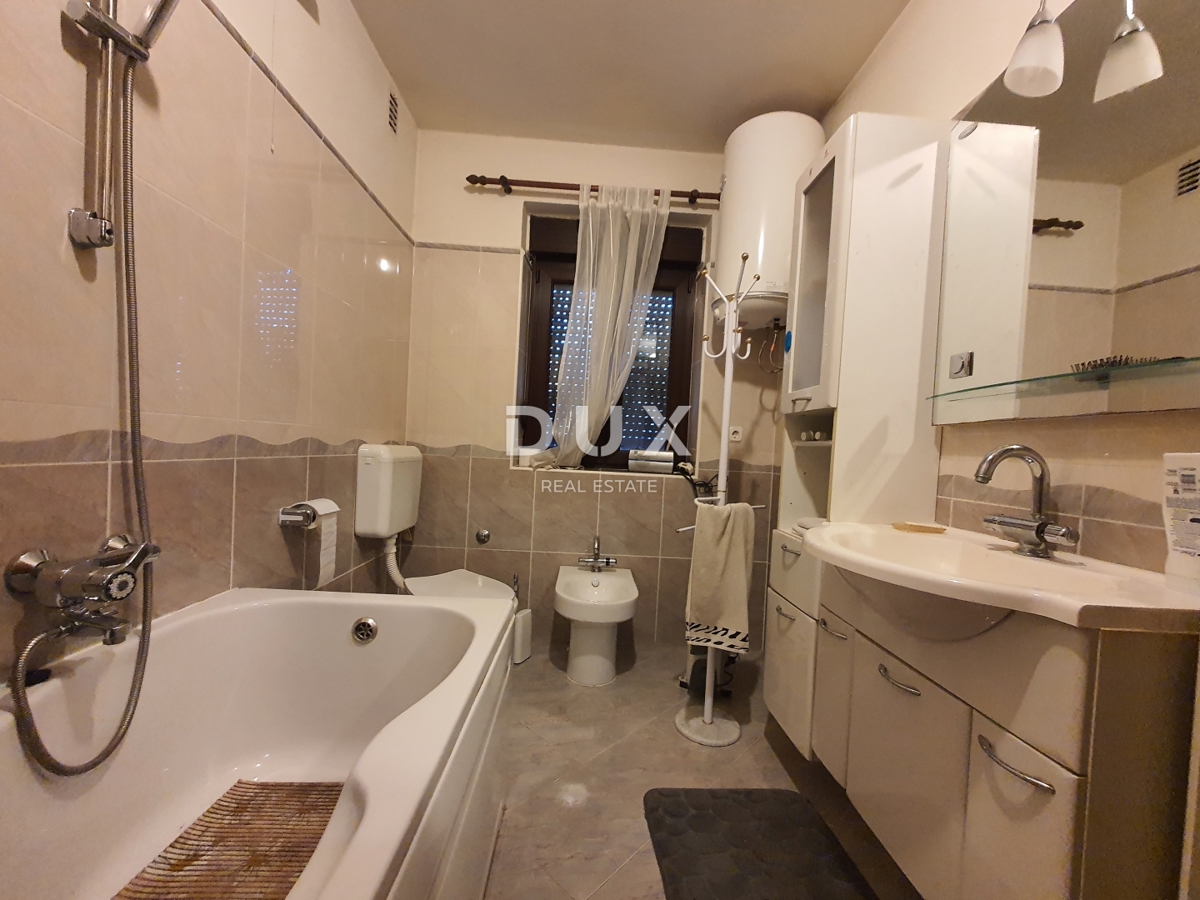 KASTAV, ĆIKOVIĆI - hiša s pogledom na morje in odličnim bivalnim potencialom