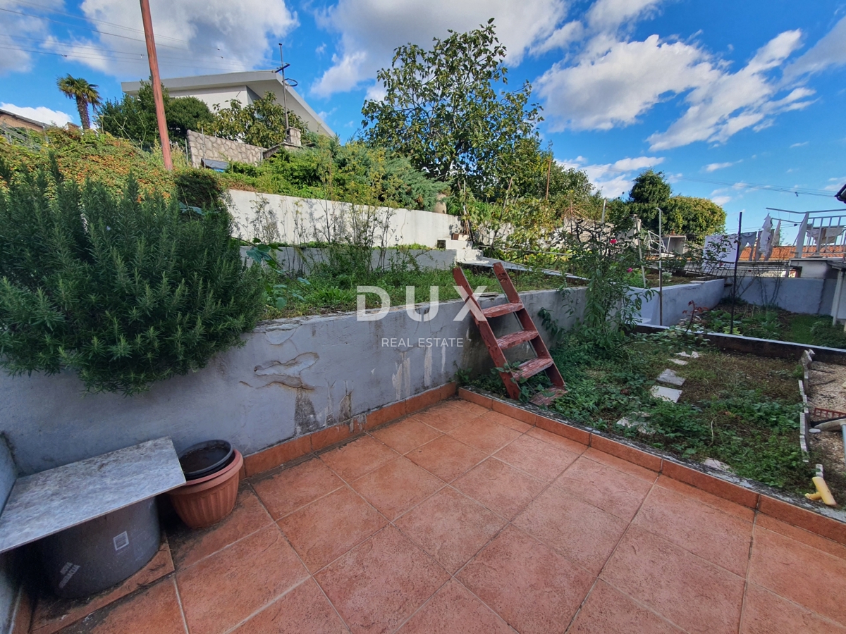 KASTAV, ĆIKOVIĆI - hiša s pogledom na morje in odličnim bivalnim potencialom