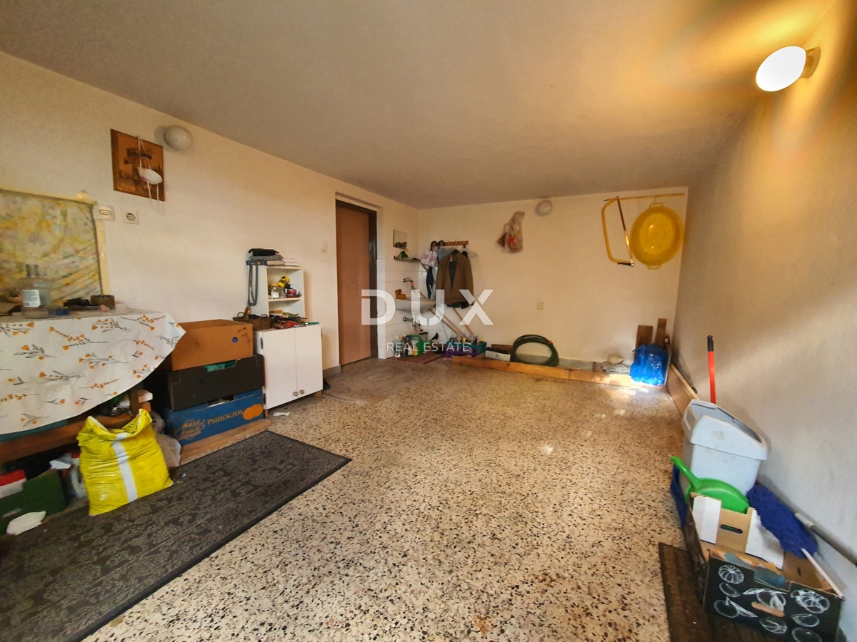 KASTAV, ĆIKOVIĆI - hiša s pogledom na morje in odličnim bivalnim potencialom