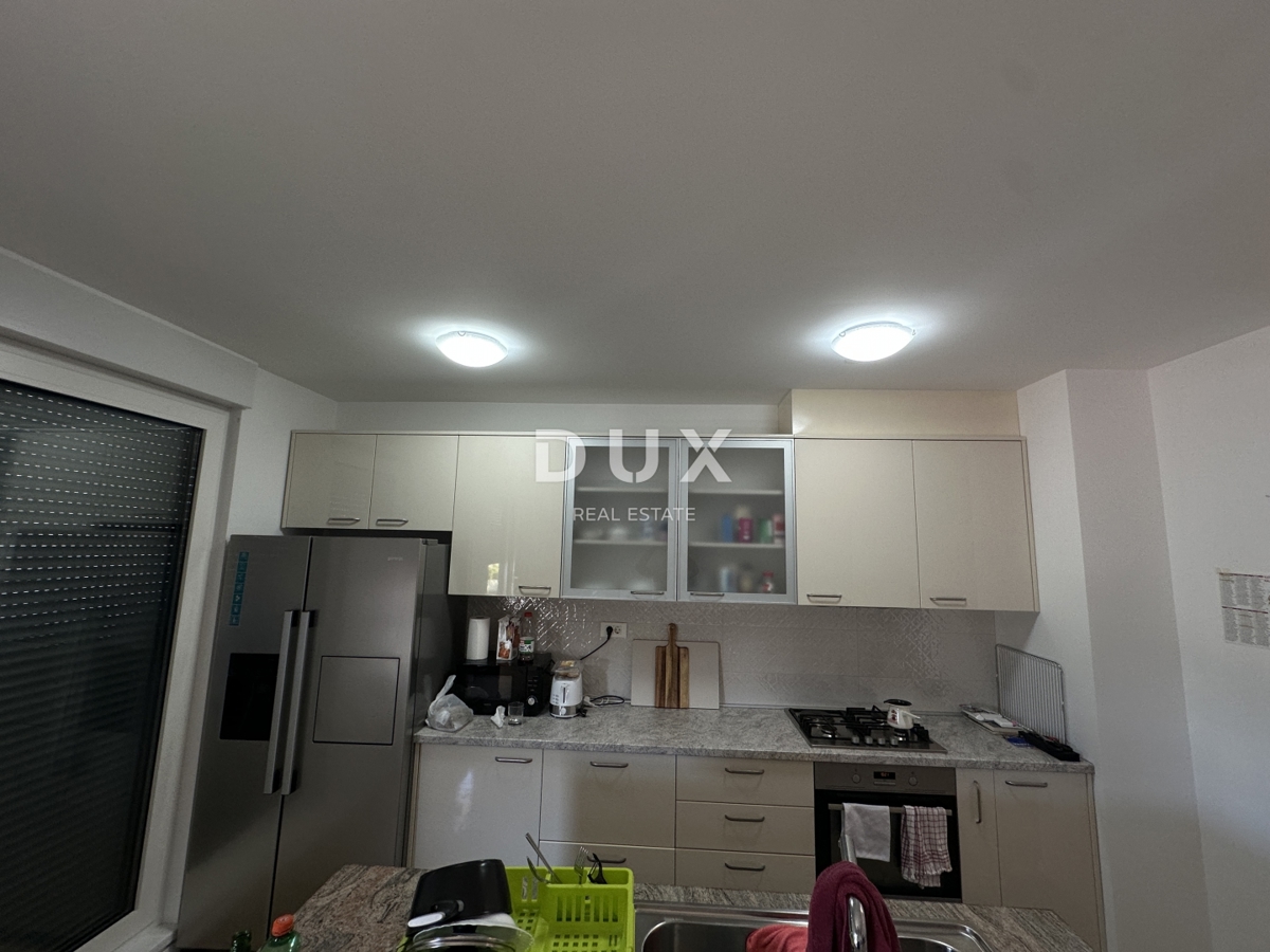 ZADAR, RELJA - Ekskluzivno stanovanje z dvema garažnima mestoma, Top lokacija!