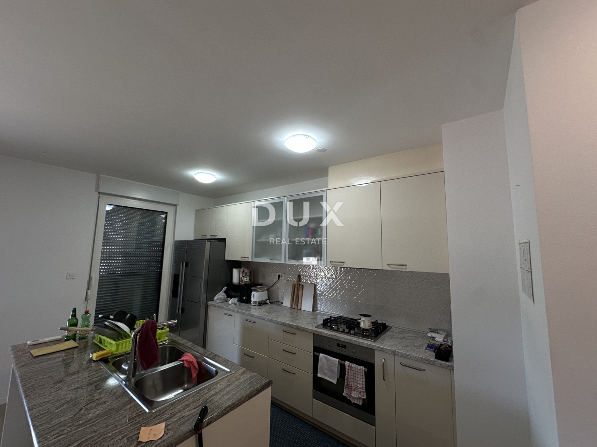 ZADAR, RELJA - Ekskluzivno stanovanje z dvema garažnima mestoma, Top lokacija!