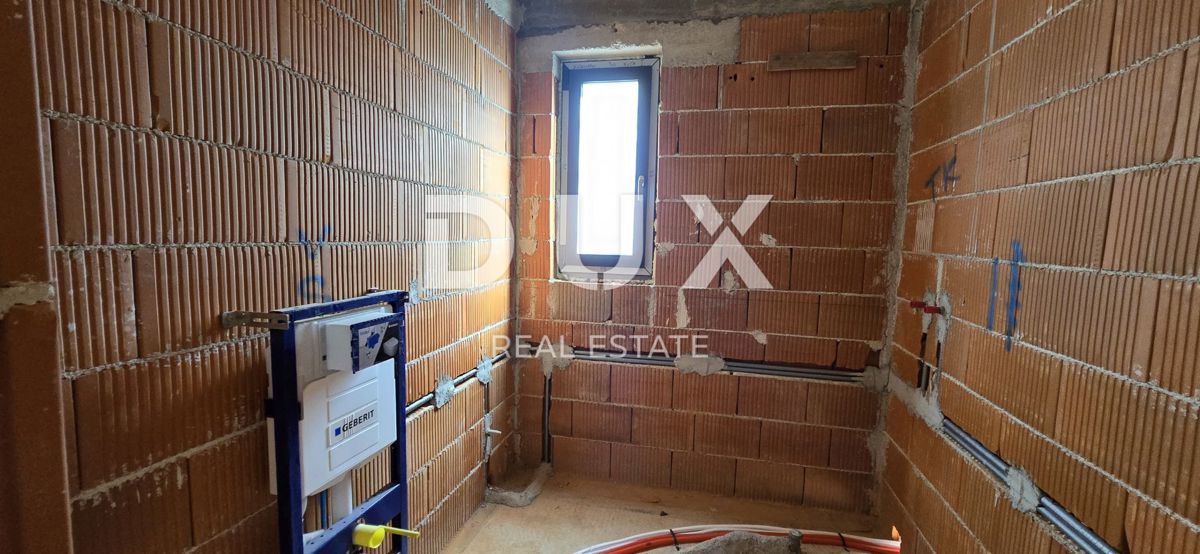 ISTRA, BARBAN - Moderna polpritlična hiša z bazenom