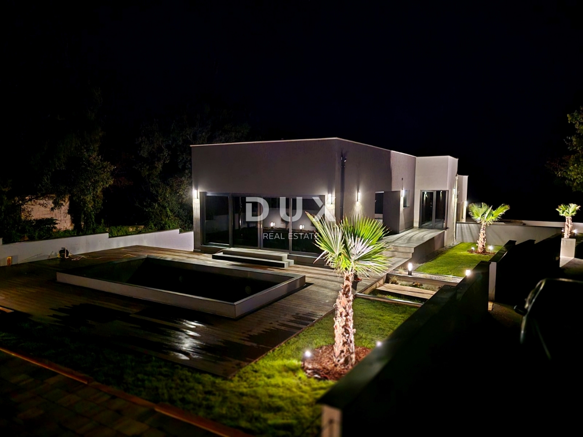 ISTRA, BARBAN - Moderna polpritlična hiša z bazenom