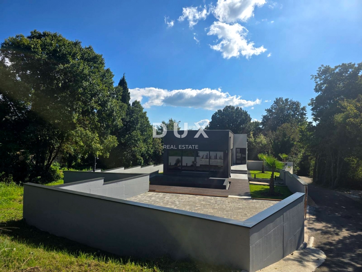 ISTRA, BARBAN - Moderna polpritlična hiša z bazenom