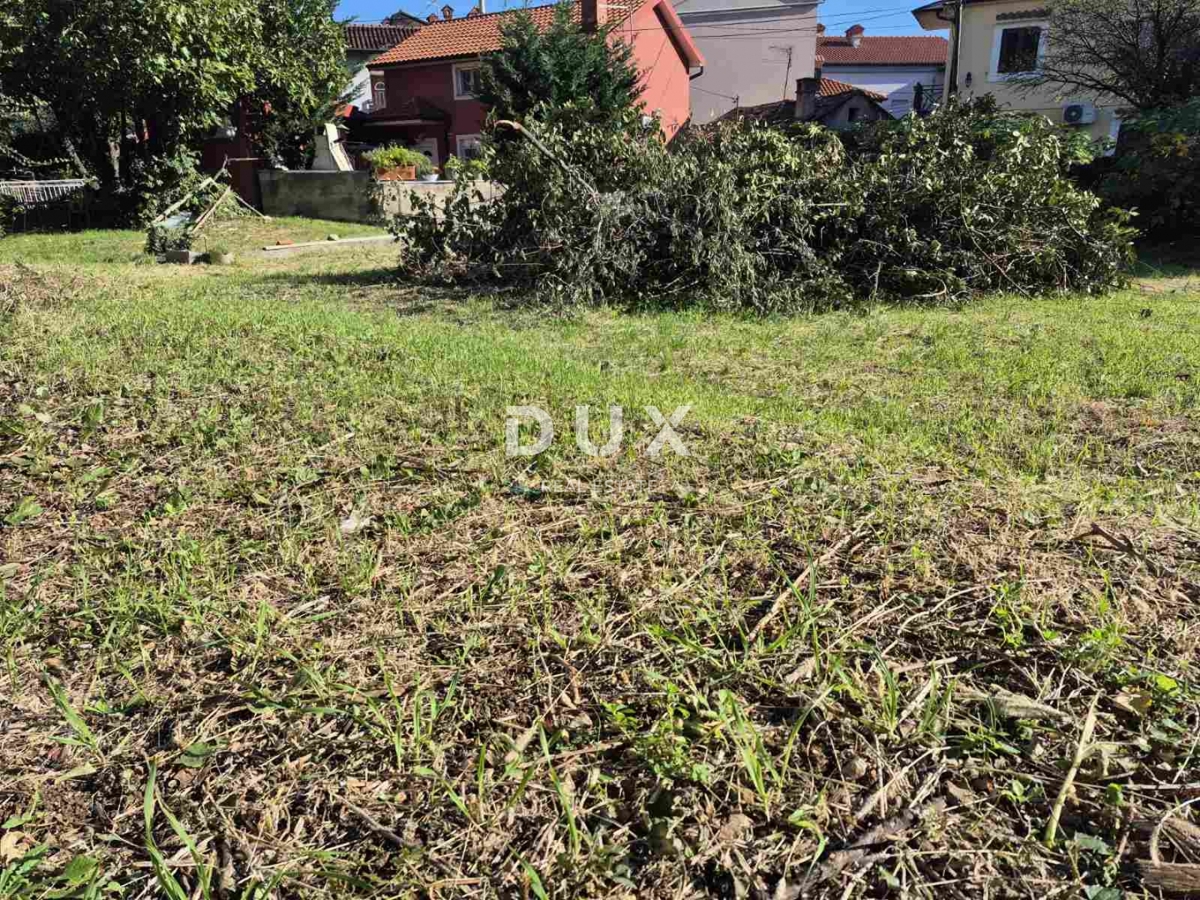RIJEKA, TRSAT- zazidljivo zemljišče 880 m2 v središču Trsata