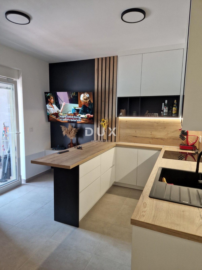 ISTRA, LABIN - Apartma prva vrsta ob morju