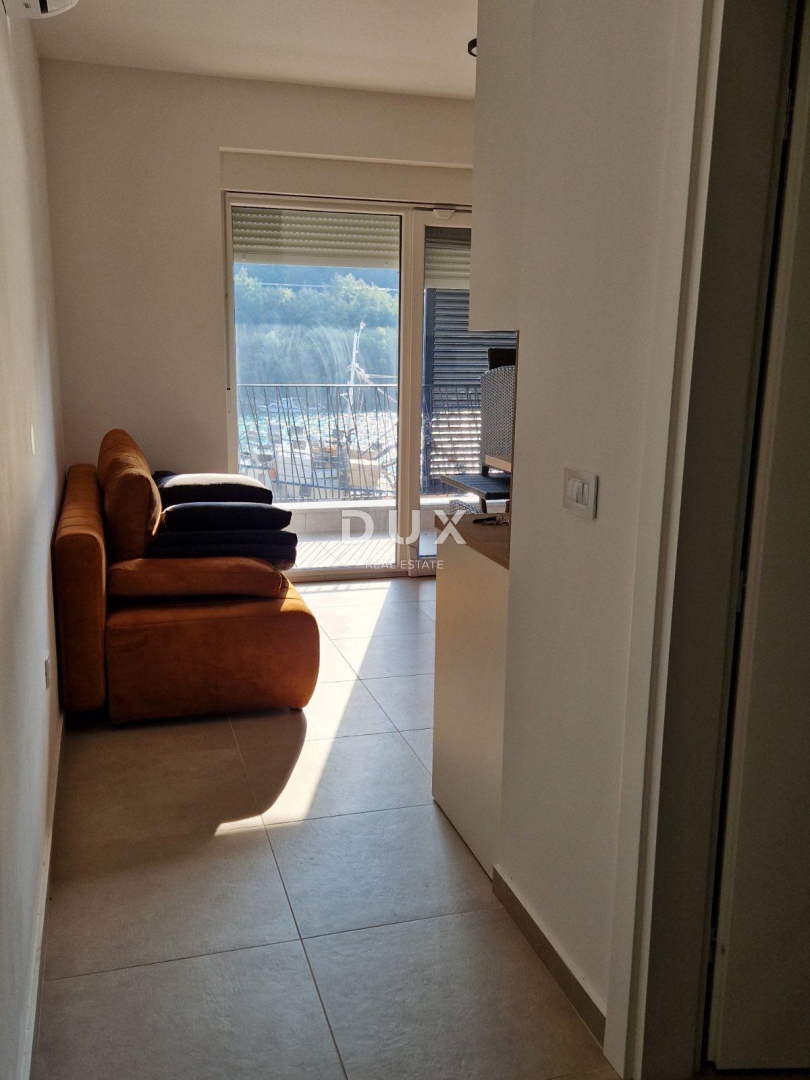 ISTRA, LABIN - Apartma prva vrsta ob morju