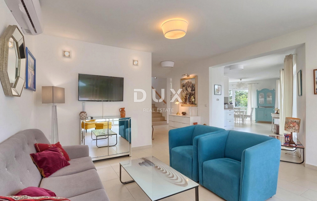 ISTRA, SVETI LOVREČ - Udobna hiša z bazenom