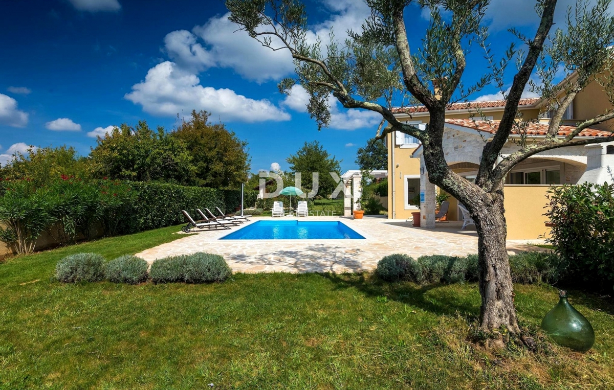 ISTRA, SVETI LOVREČ - Udobna hiša z bazenom