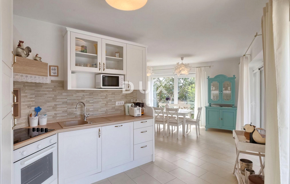 ISTRA, SVETI LOVREČ - Udobna hiša z bazenom