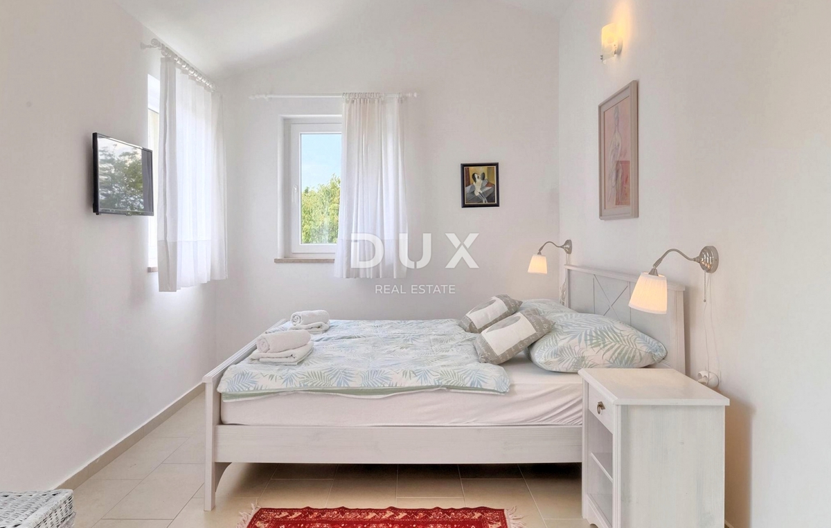 ISTRA, SVETI LOVREČ - Udobna hiša z bazenom