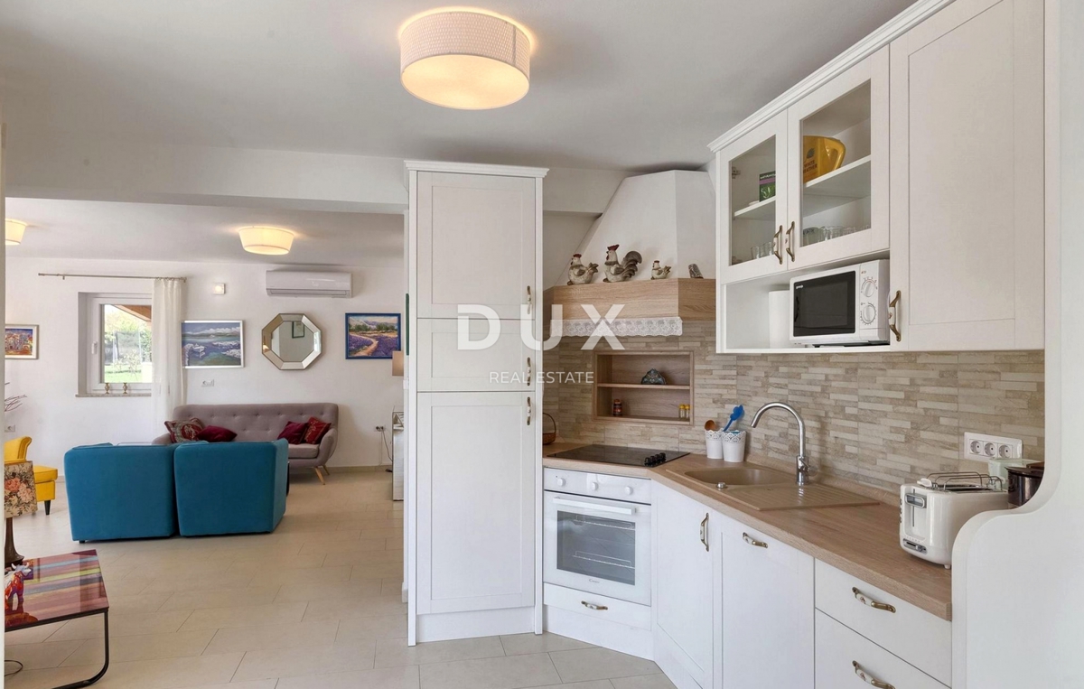 ISTRA, SVETI LOVREČ - Udobna hiša z bazenom