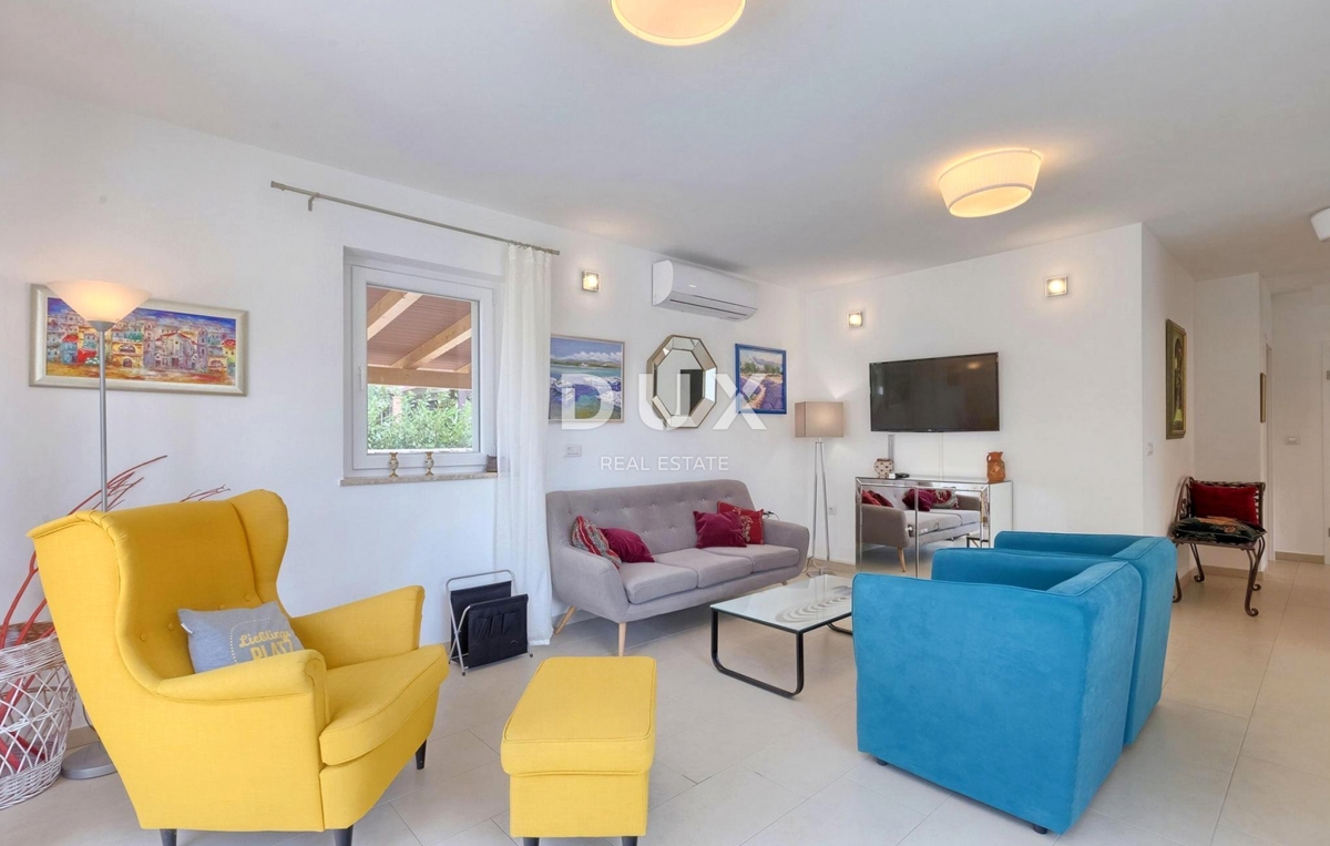 ISTRA, SVETI LOVREČ - Udobna hiša z bazenom