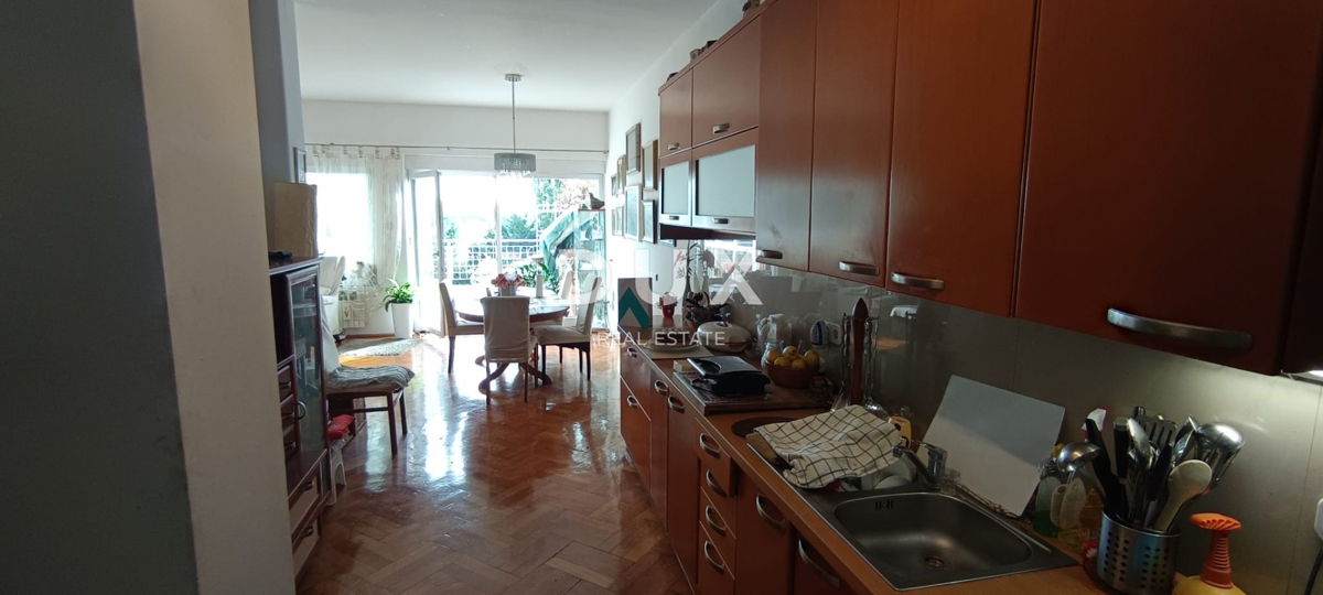 ZAGREB, PANTOVČAK - Družinska hiša na Pantovčaku