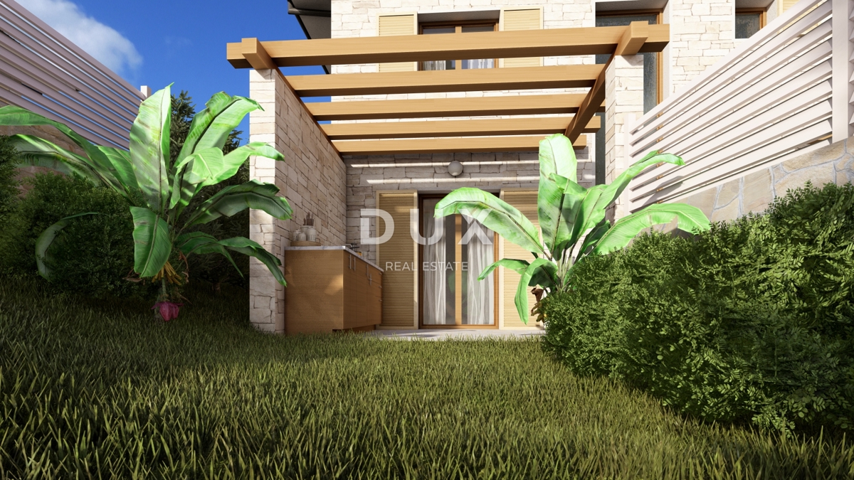 ISTRA, MOMJAN - AVTENTIČNA KAMNITA HIŠA S PROJEKTOM OBNOVE