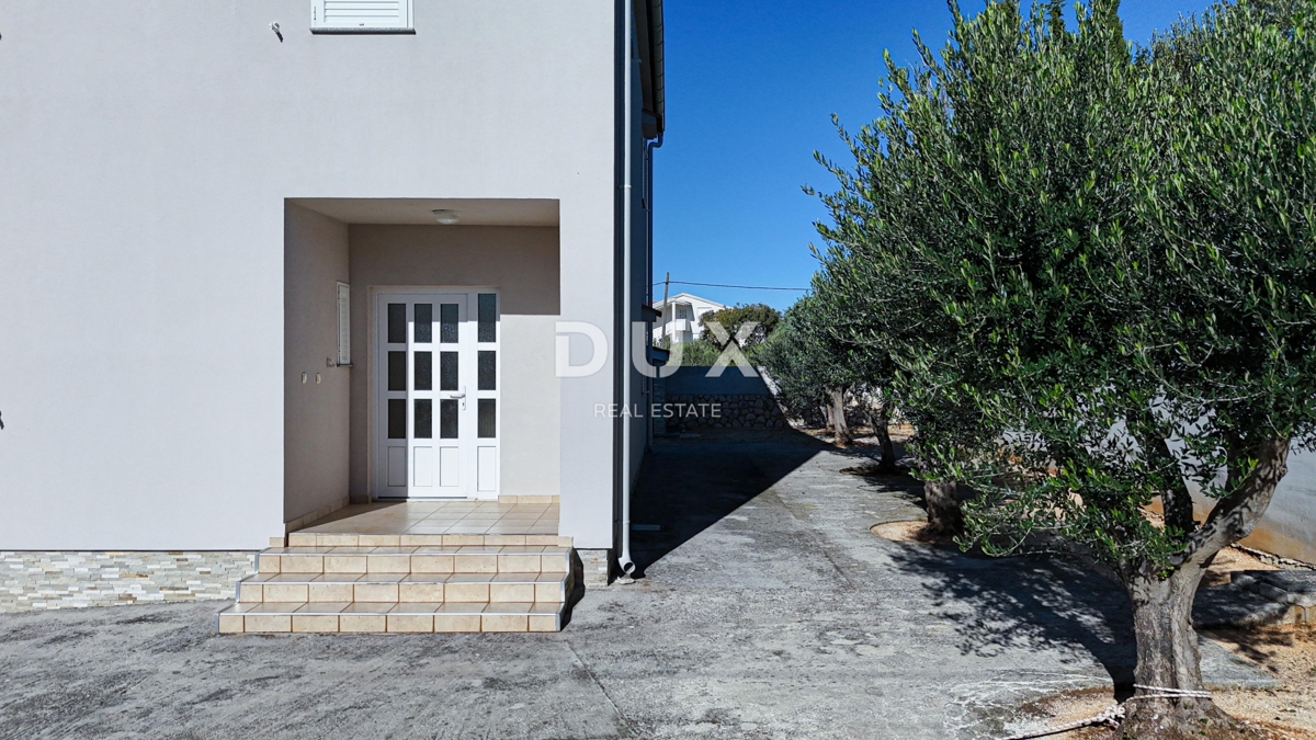 OTOK RAB, BARBAT - Hiša na odlični lokaciji 100 m od morja