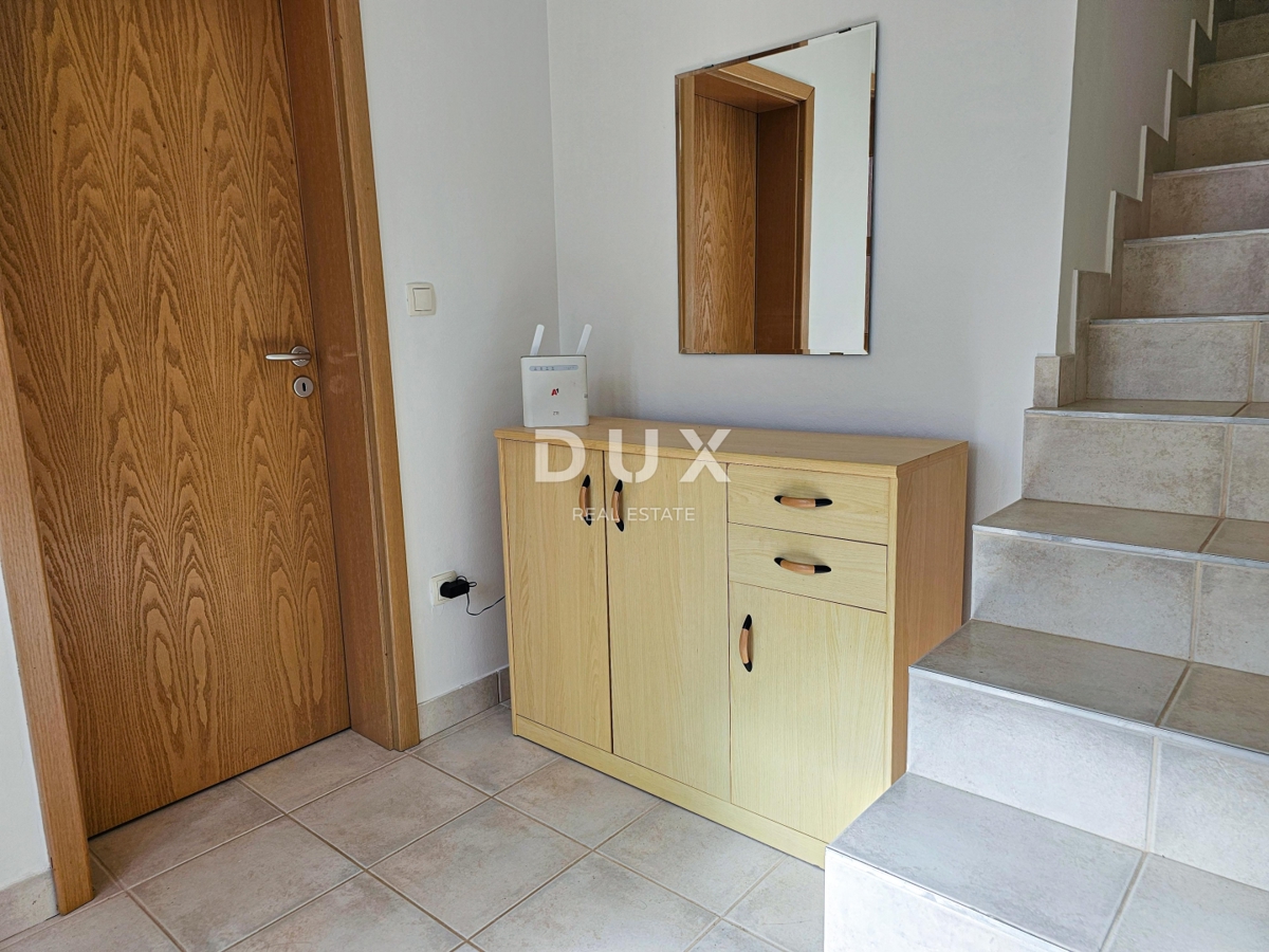 OTOK RAB, BARBAT - Hiša na odlični lokaciji 100 m od morja