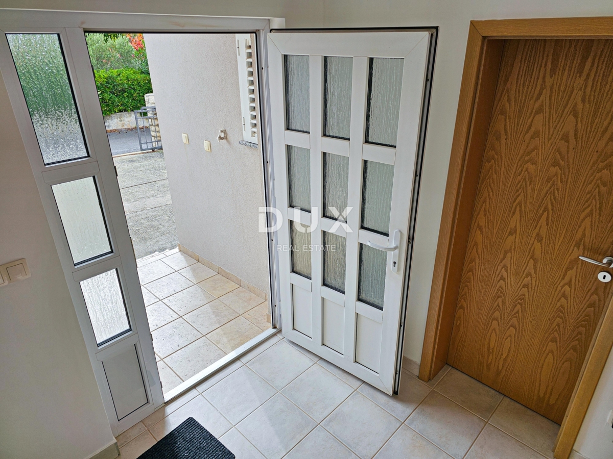 OTOK RAB, BARBAT - Hiša na odlični lokaciji 100 m od morja