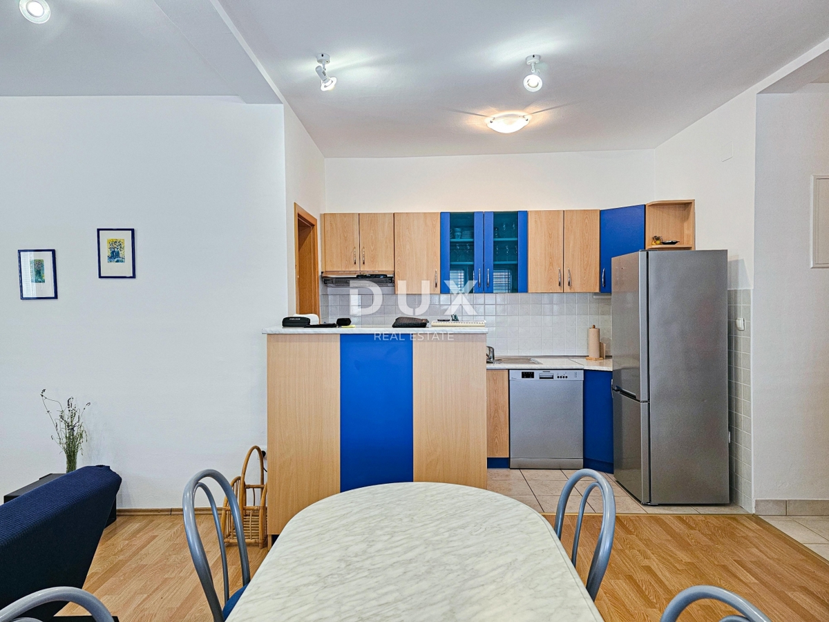 OTOK RAB, BARBAT - Hiša na odlični lokaciji 100 m od morja