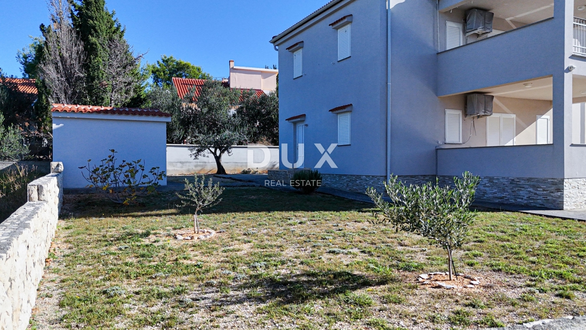 OTOK RAB, BARBAT - Hiša na odlični lokaciji 100 m od morja