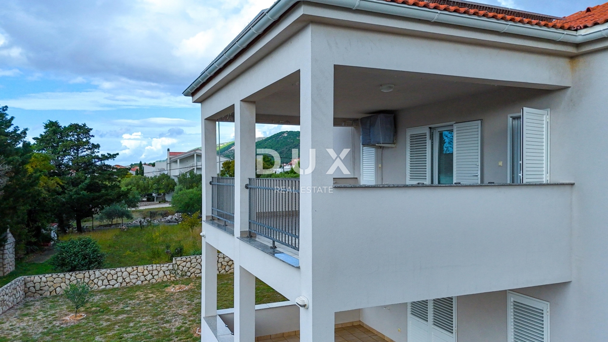 OTOK RAB, BARBAT - Hiša na odlični lokaciji 100 m od morja