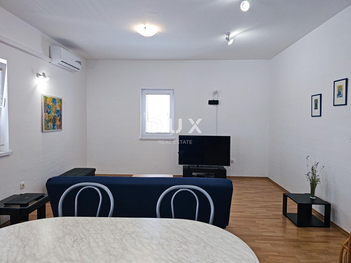 OTOK RAB, BARBAT - Hiša na odlični lokaciji 100 m od morja