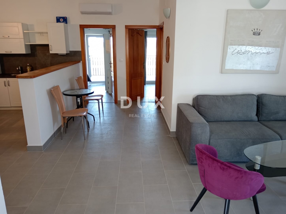 ISTRA, VALTURA - Apartmajska hiša