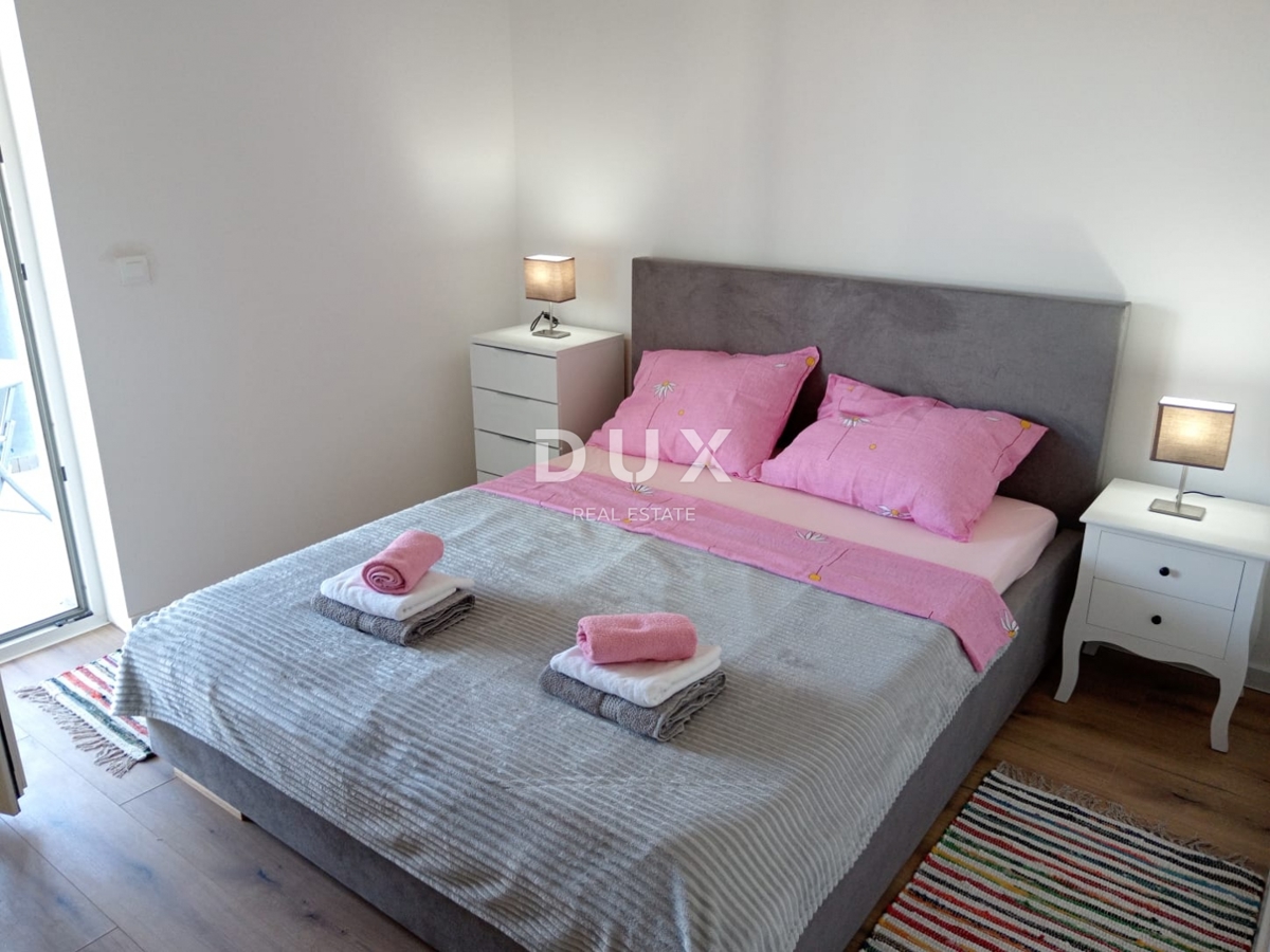 ISTRA, VALTURA - Apartmajska hiša