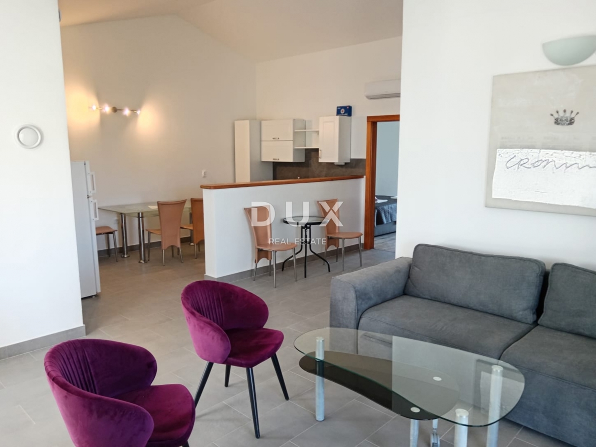 ISTRA, VALTURA - Apartmajska hiša