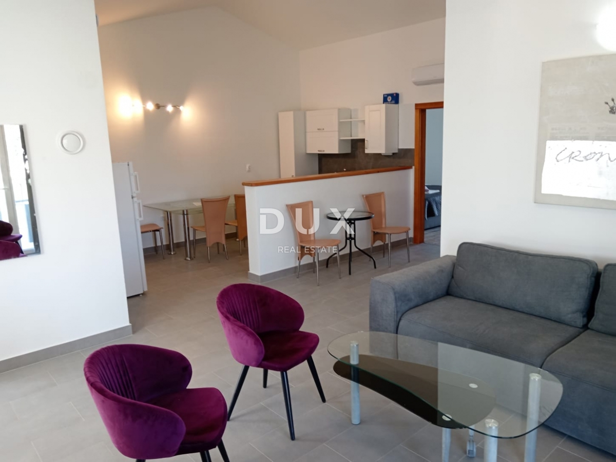 ISTRA, VALTURA - Apartmajska hiša