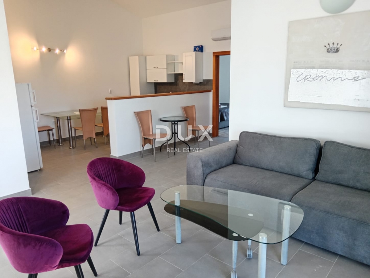 ISTRA, VALTURA - Apartmajska hiša