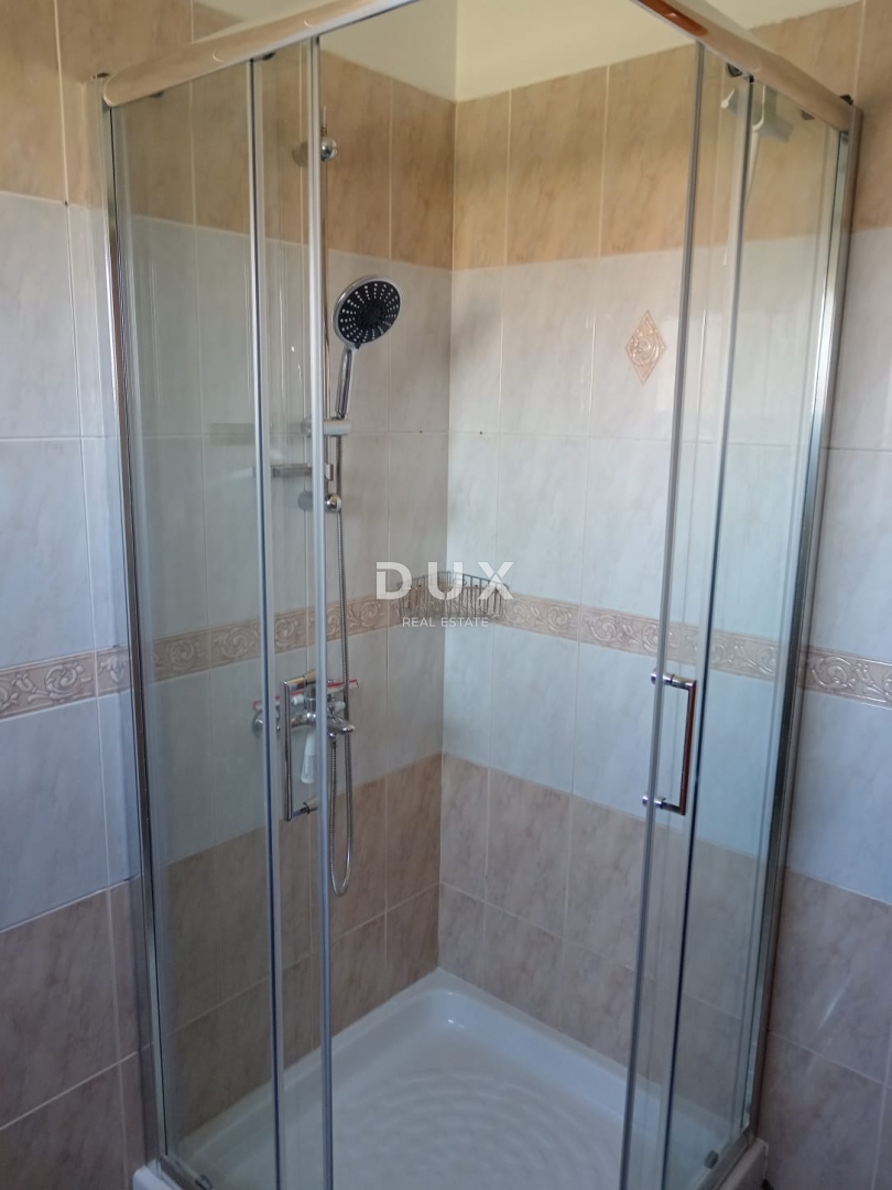 ISTRA, VALTURA - Apartmajska hiša