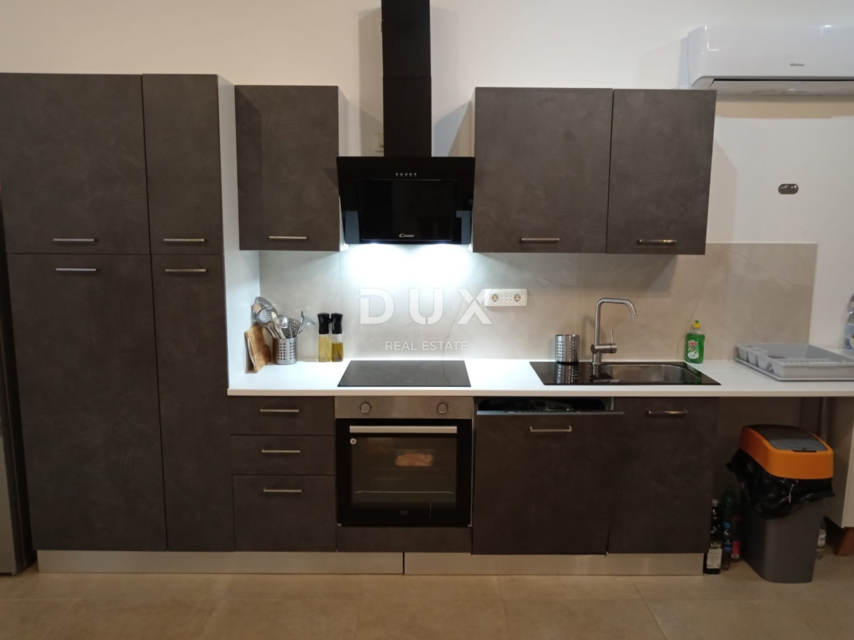 ISTRA, VALTURA - Apartmajska hiša