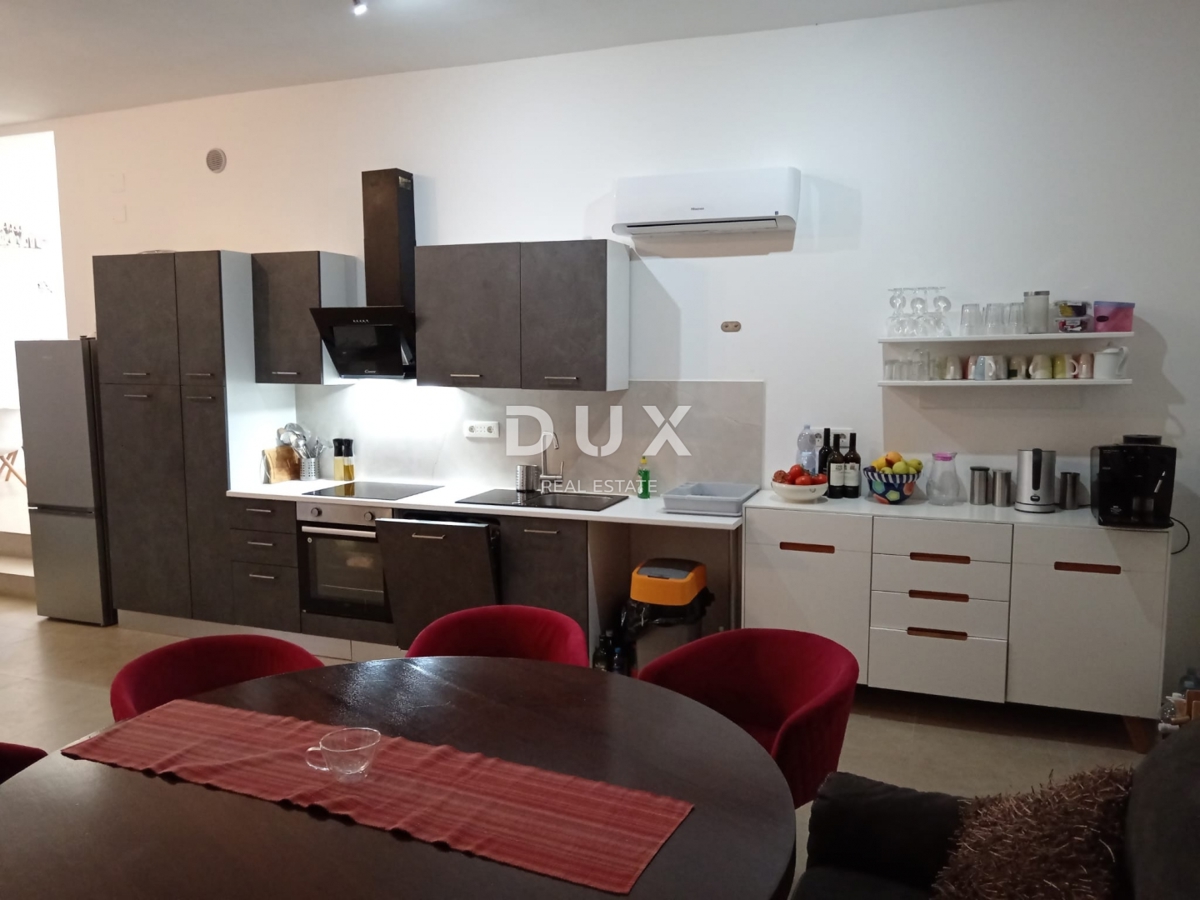 ISTRA, VALTURA - Apartmajska hiša