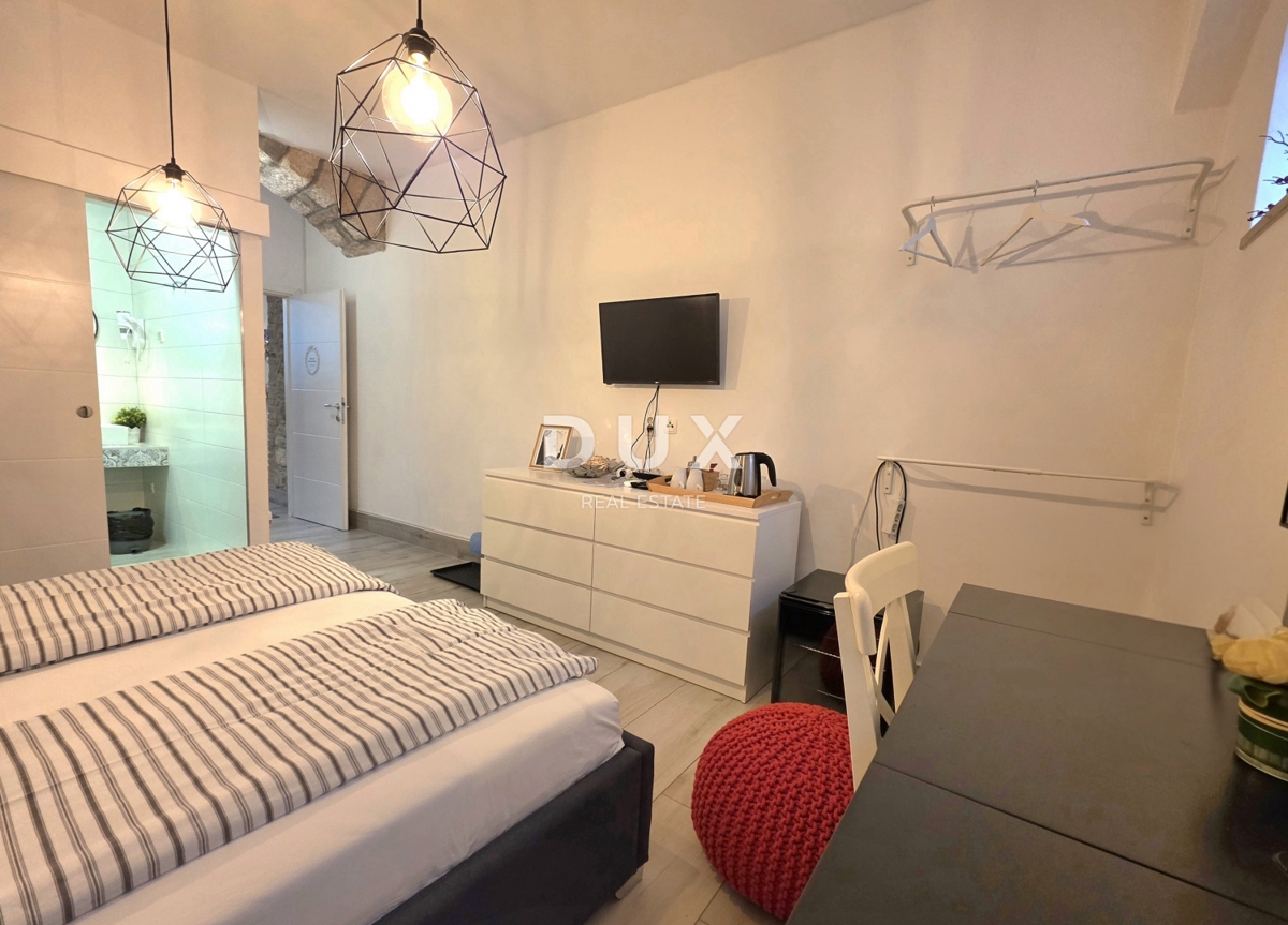 ISTRA, PULA, CENTER - 2-sobno opremljeno stanovanje na atraktivni lokaciji v središču mesta