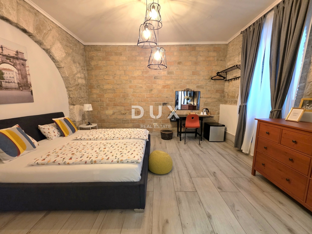 ISTRA, PULA, CENTER - 2-sobno opremljeno stanovanje na atraktivni lokaciji v središču mesta