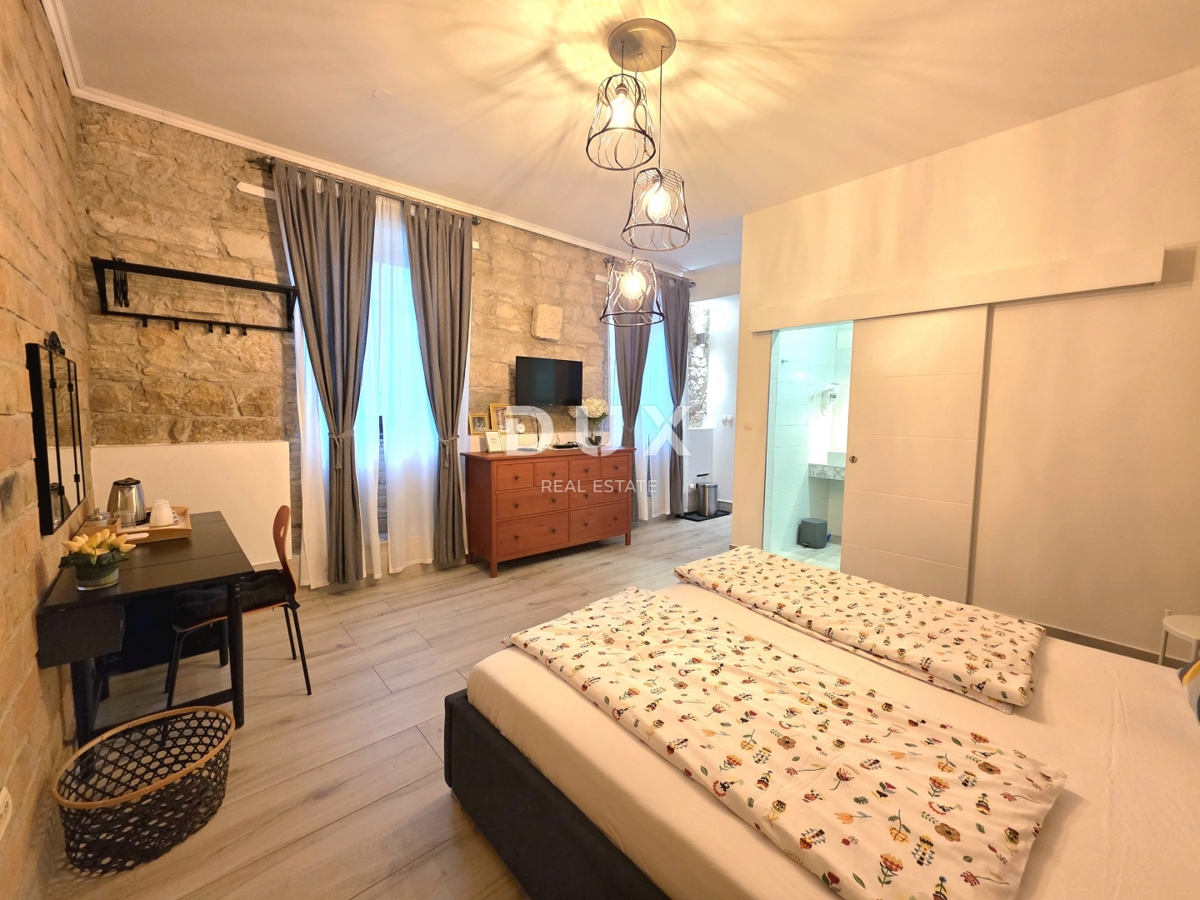 ISTRA, PULA, CENTER - 2-sobno opremljeno stanovanje na atraktivni lokaciji v središču mesta