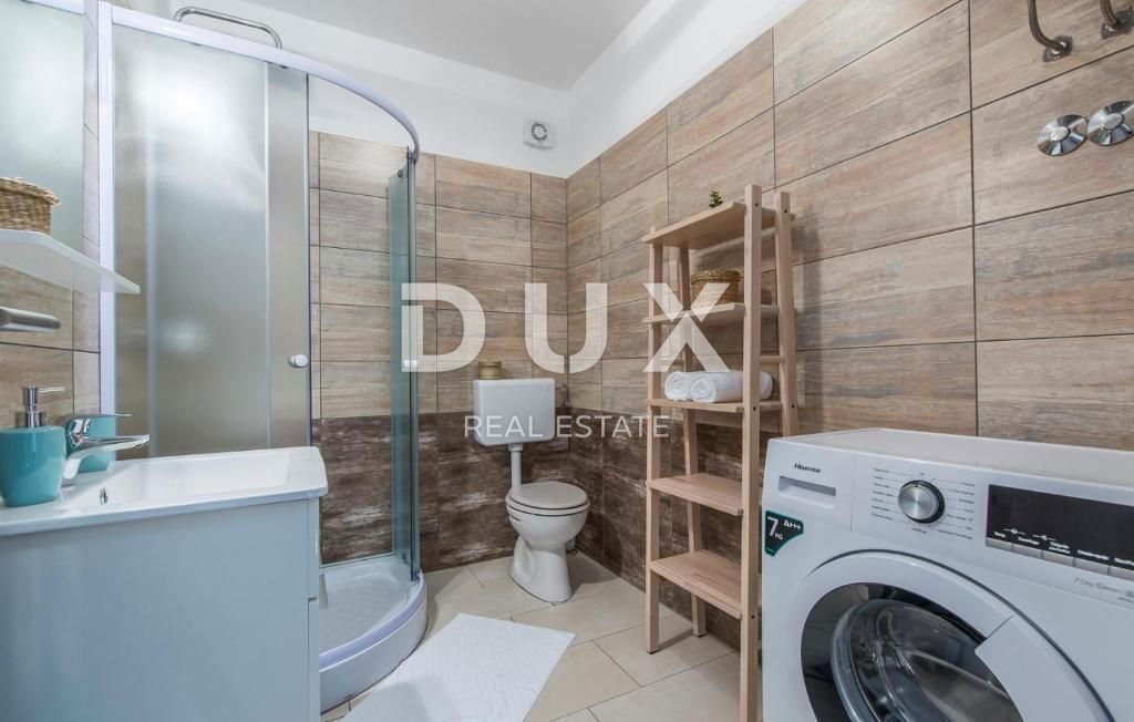 ISTRA, SVETI LOVREČ – Avtohtona kamnita vila z bazenom in 5000 m² zasebne posesti