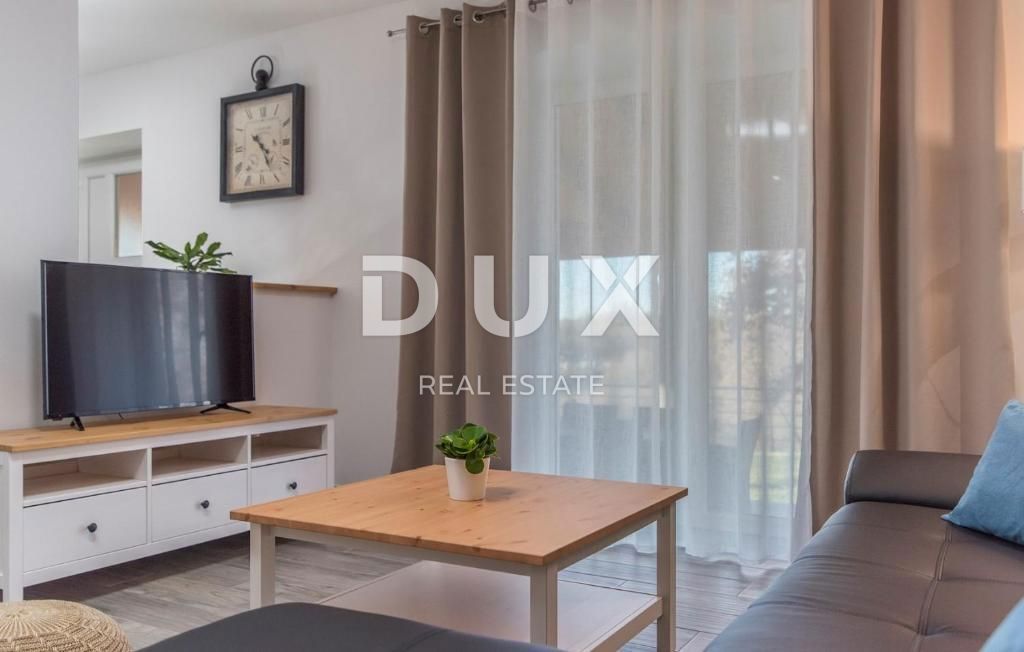 ISTRA, SVETI LOVREČ – Avtohtona kamnita vila z bazenom in 5000 m² zasebne posesti