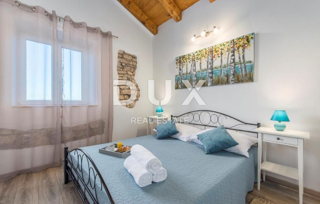 ISTRA, SVETI LOVREČ – Avtohtona kamnita vila z bazenom in 5000 m² zasebne posesti