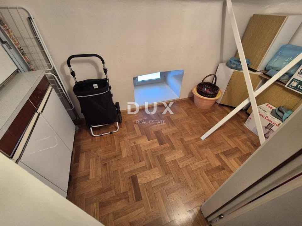 RIJEKA, CENTER - Stanovanje s pogledom na gledališče in morje, v središču mesta