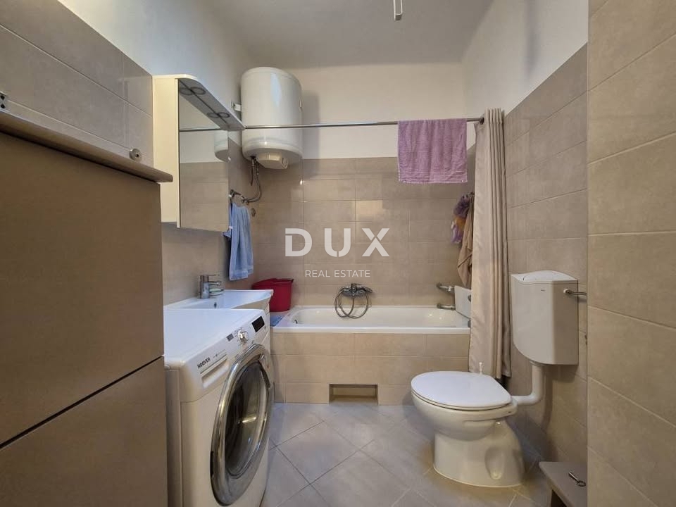 RIJEKA, CENTER - Stanovanje s pogledom na gledališče in morje, v središču mesta