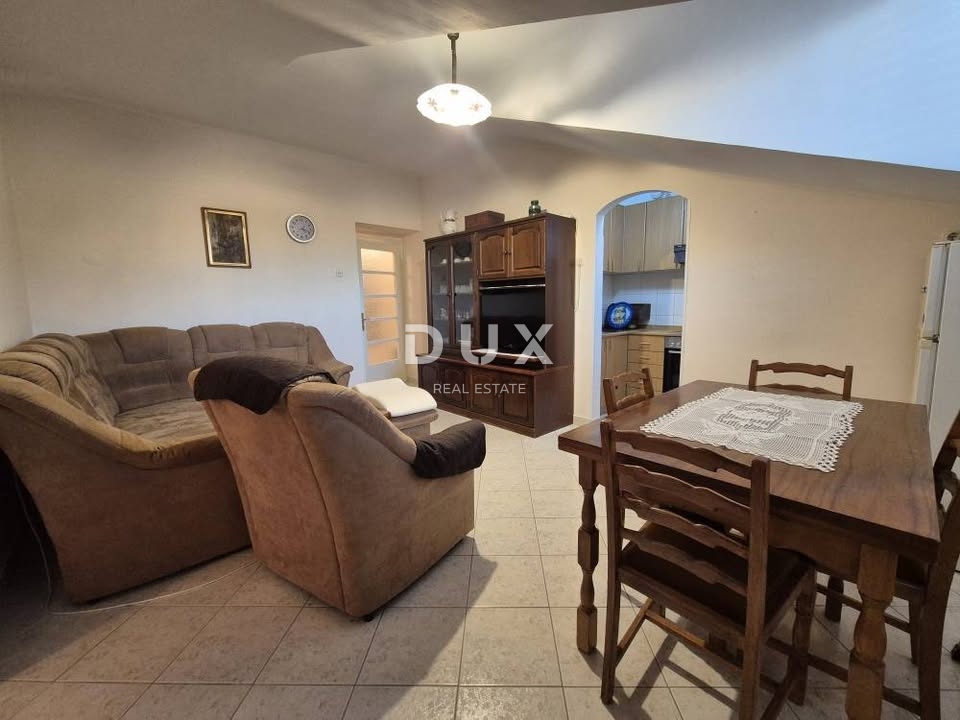 RIJEKA, CENTER - Stanovanje s pogledom na gledališče in morje, v središču mesta