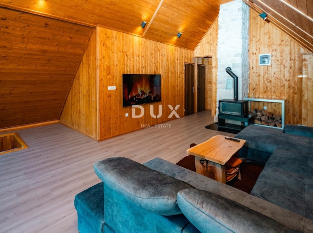 GORSKI KOTAR, MRKOPALJ - novo obnovljena Gorski kotar hiša z velikim vrtom