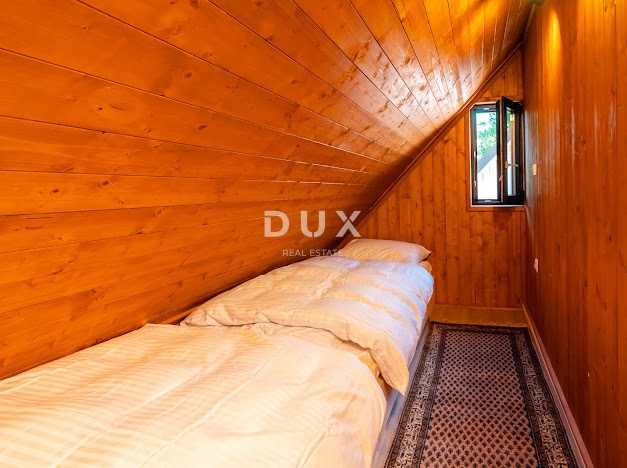 GORSKI KOTAR, MRKOPALJ - novo obnovljena Gorski kotar hiša z velikim vrtom