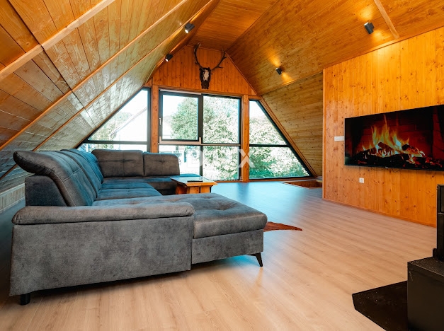 GORSKI KOTAR, MRKOPALJ - novo obnovljena Gorski kotar hiša z velikim vrtom