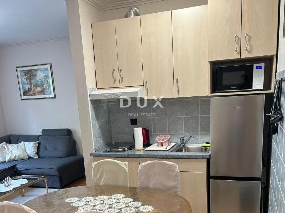 OPATIJA - stanovanje v stanovanjski stavbi z zaprto teraso le 200 metrov od plaže